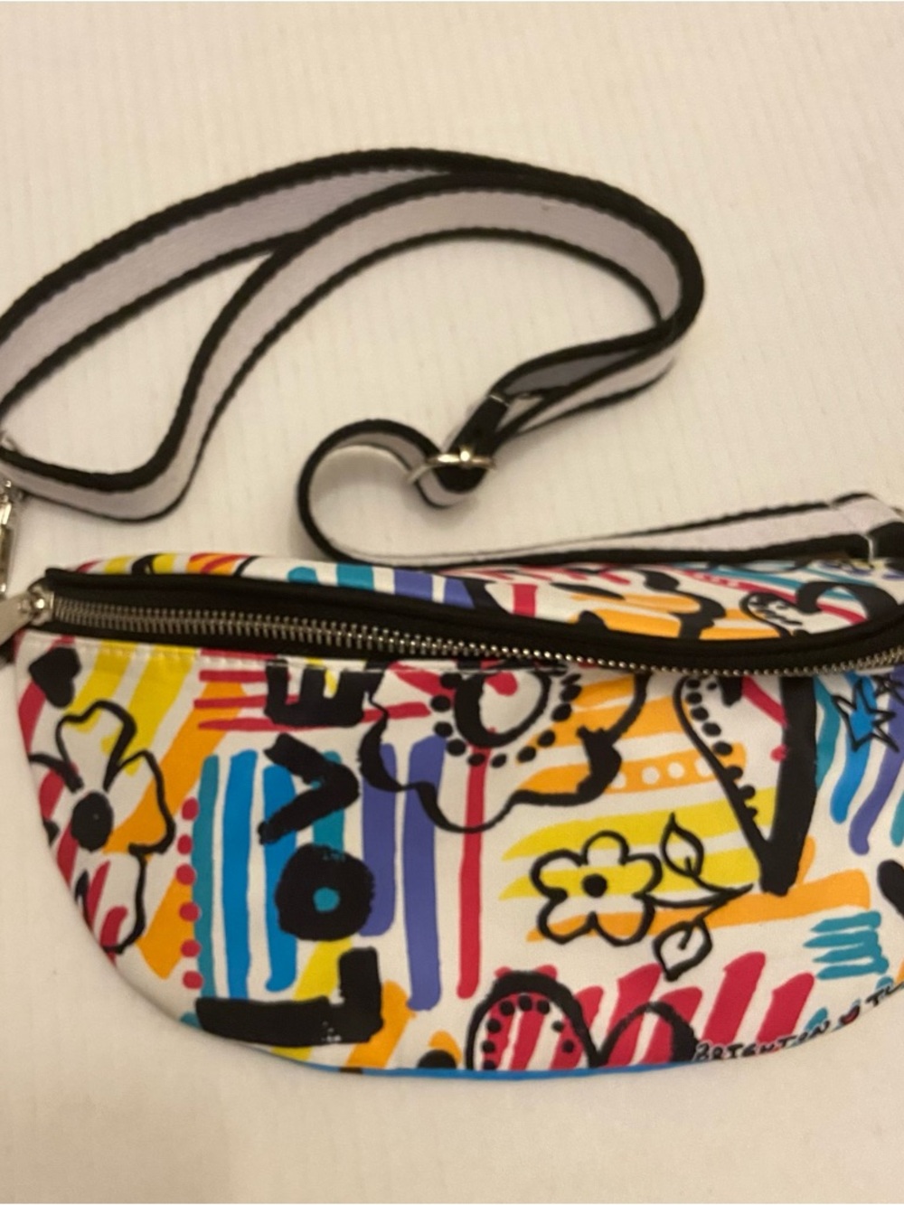 Brighton LOVE Graffiti Belt Bag Crossbody Fanny Pack Art Print Zip Strap. - Picture 2 of 9